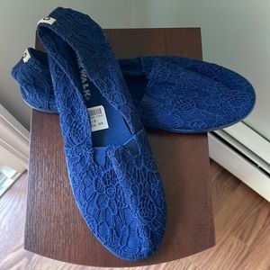 Airwalk navy slip on shoes